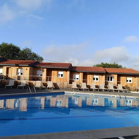 مكان تخييم Makkan Club أوليروس